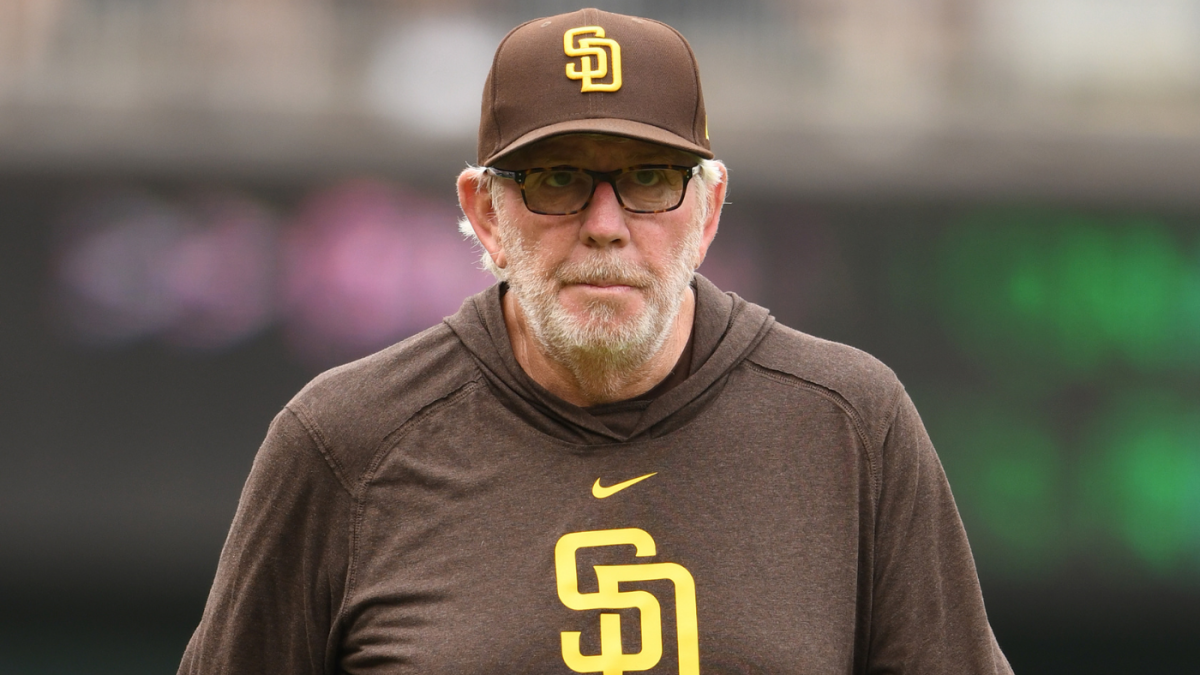 Slumping Padres fire pitching coach Larry Rothschild