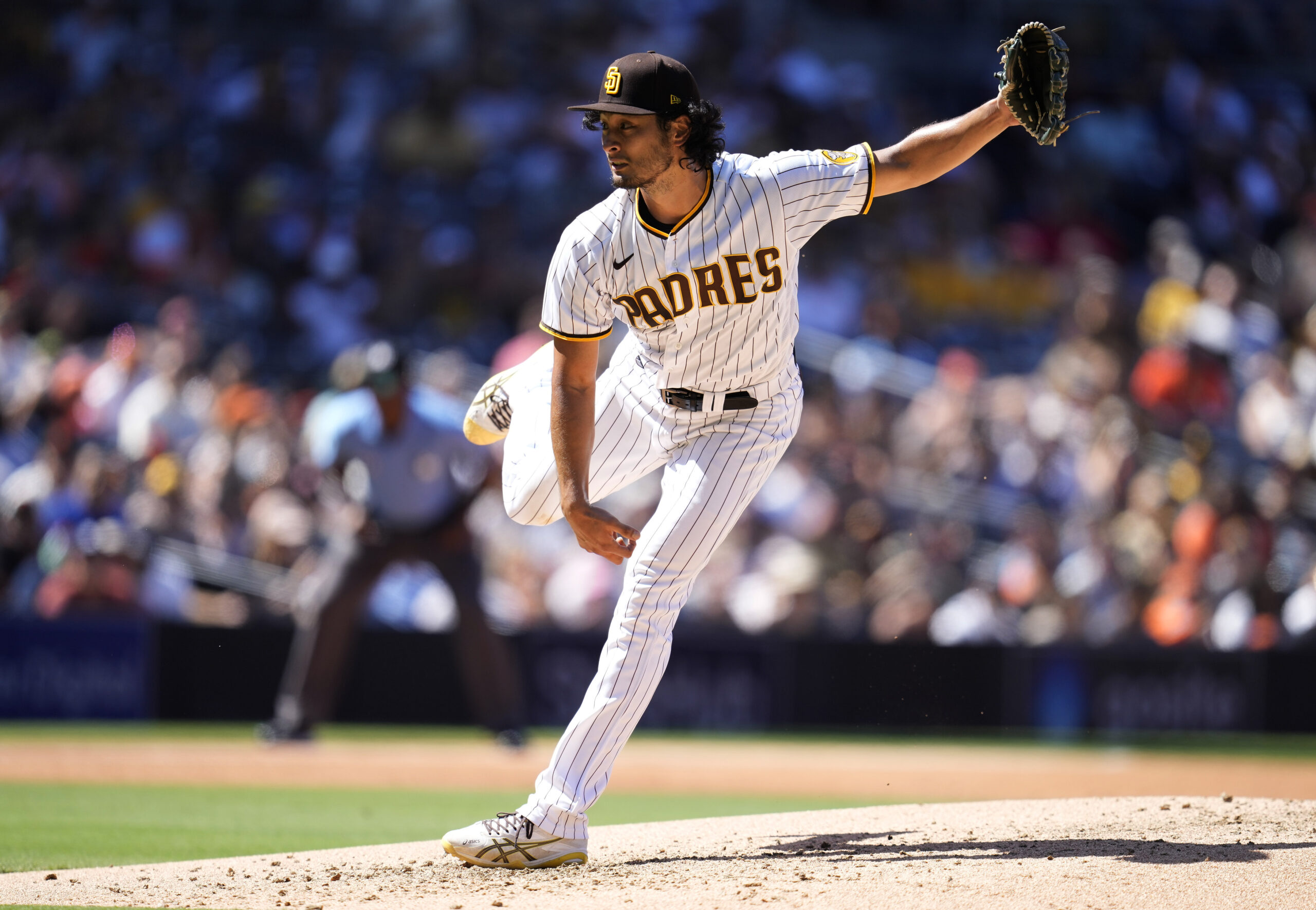 San Diego, California, June 20, 2022. Yu Darvish of the San Diego Padres  pitches against the Arizona Diamondbacks in a baseball game at Petco Park  in San Diego, California, on June 20