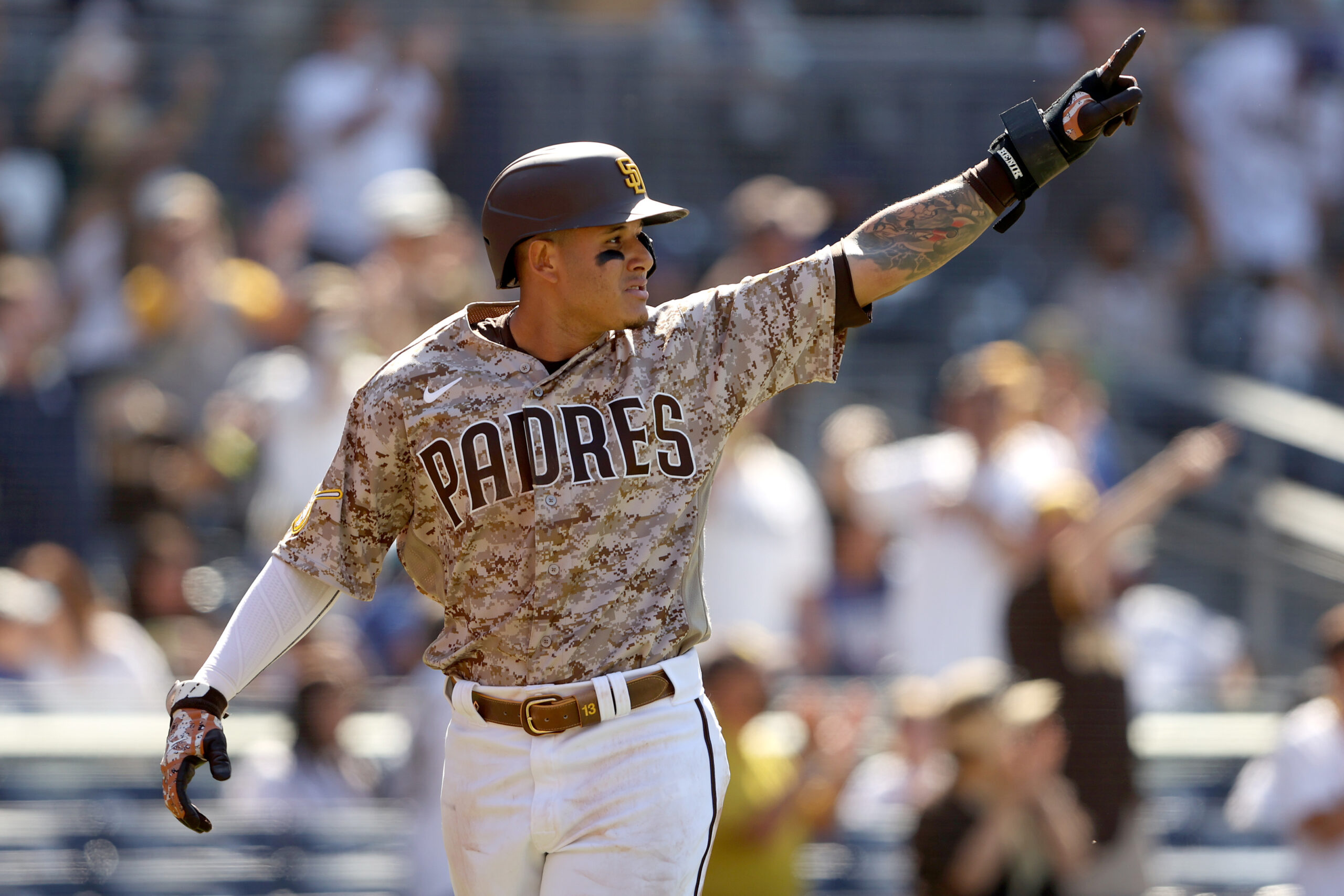 Can Manny Machado, Padres' $300 million man, bring life to San Diego?