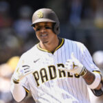Padres walk off Giants in 6-5 win