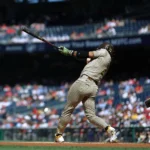 Phillies strike late to clinch the series against Padres