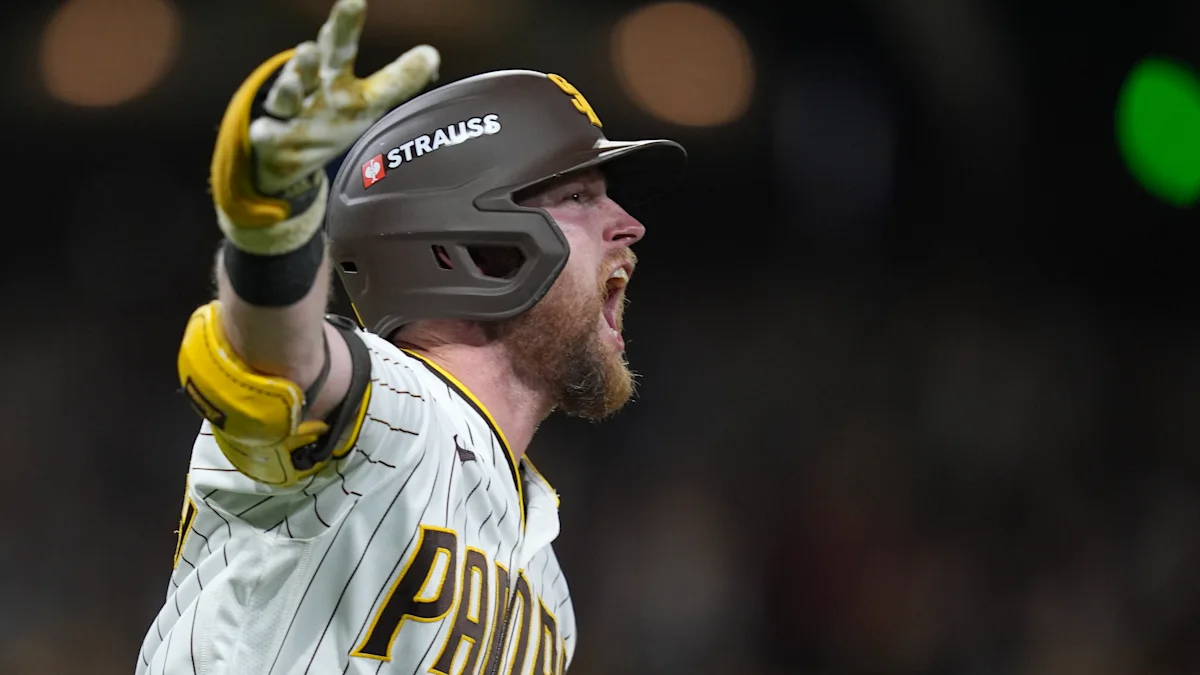 Padres stay alive in NLDS with Game 3 win against Brewers, 4-3